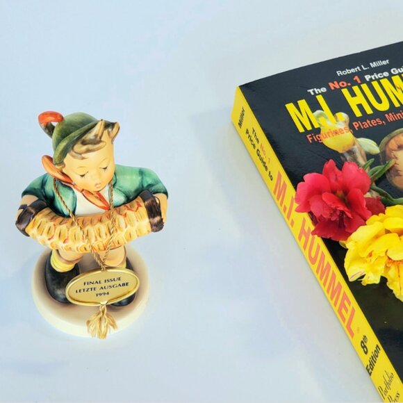 Hummel Figurine -TMK 7 - Number 185 - Accordion Boy - First Issue 1994 - Picture 5 of 8